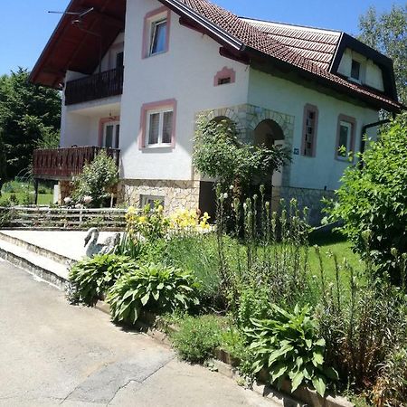 Apartman Jasmin Appartement Čatrnja Buitenkant foto