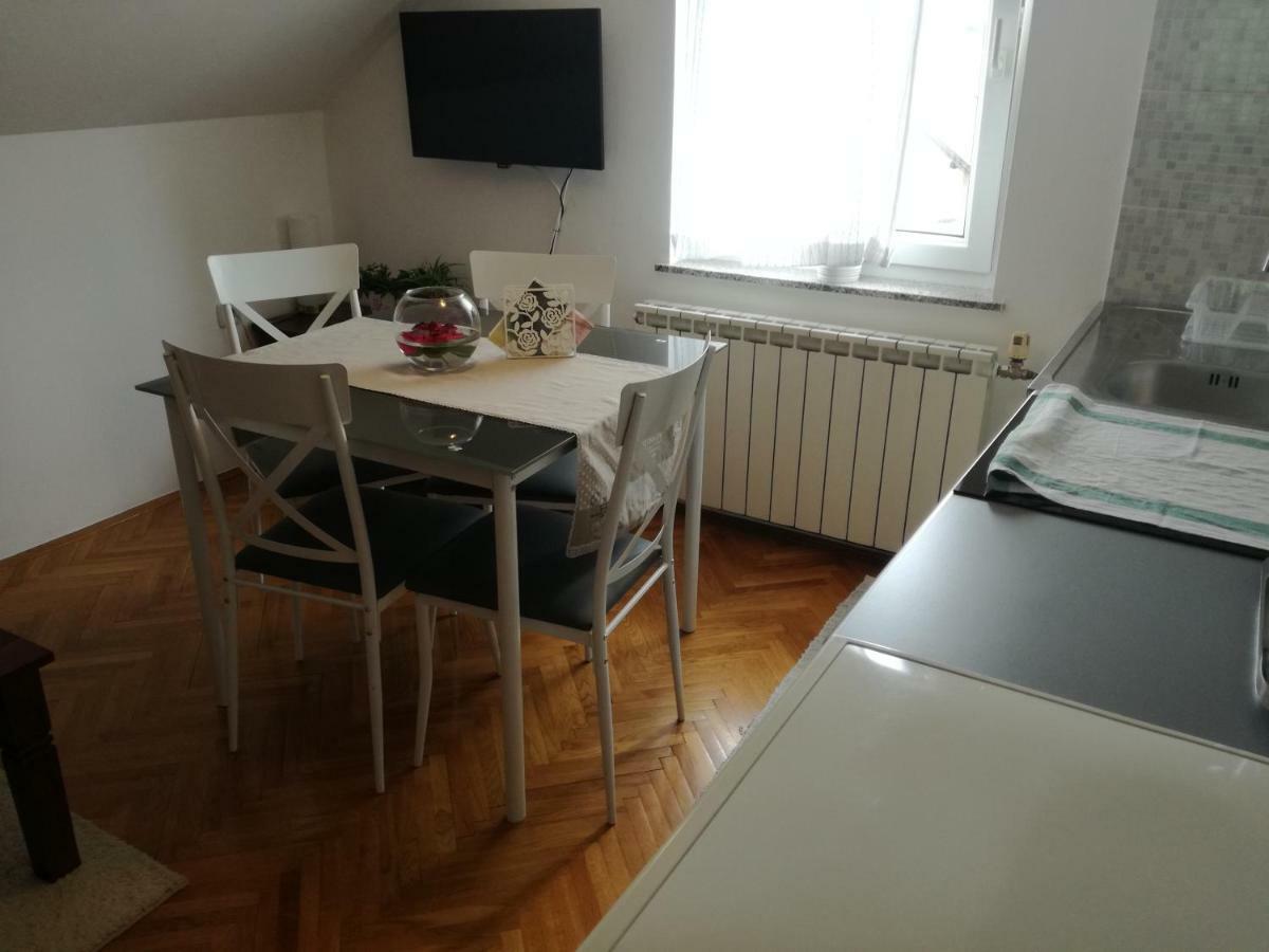 Apartman Jasmin Appartement Čatrnja Buitenkant foto