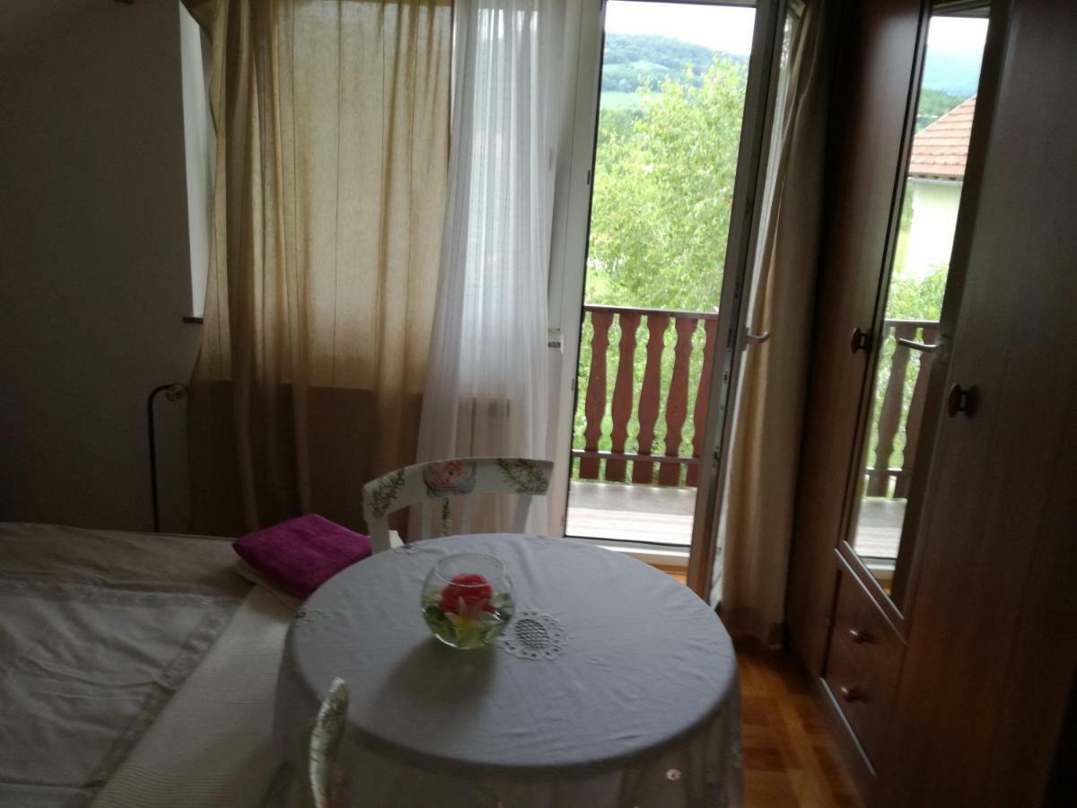 Apartman Jasmin Appartement Čatrnja Buitenkant foto