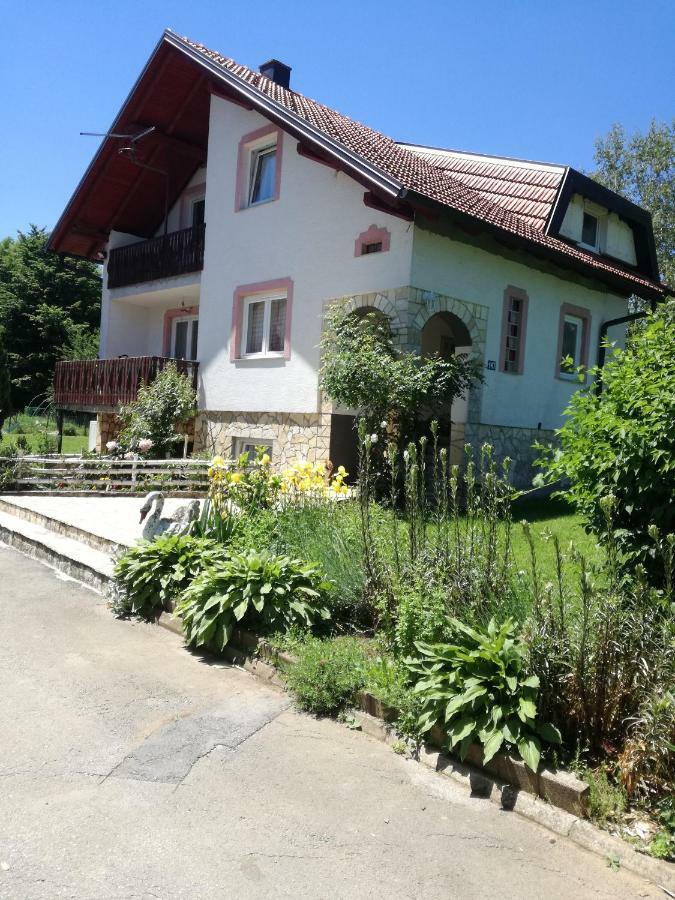 Apartman Jasmin Appartement Čatrnja Buitenkant foto
