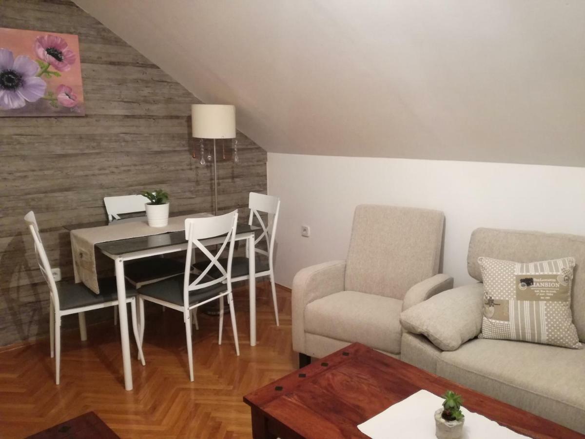 Apartman Jasmin Appartement Čatrnja Buitenkant foto