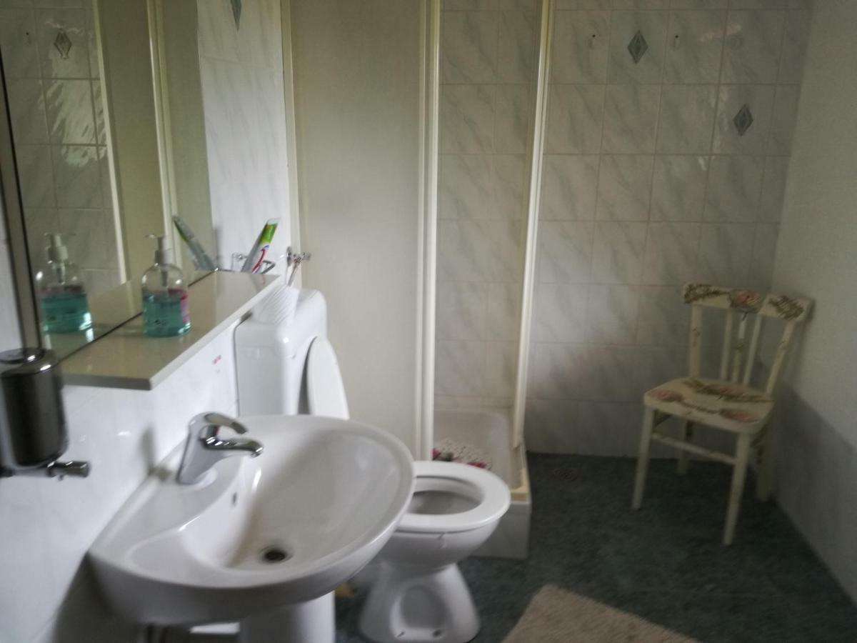 Apartman Jasmin Appartement Čatrnja Buitenkant foto