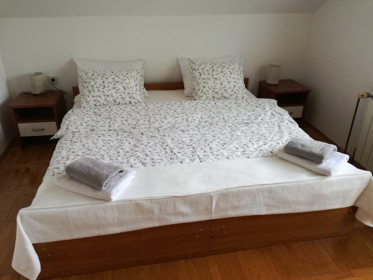 Apartman Jasmin Appartement Čatrnja Buitenkant foto